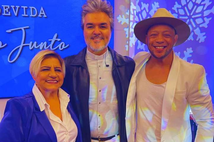 Vagninho ao lado de outros artistas